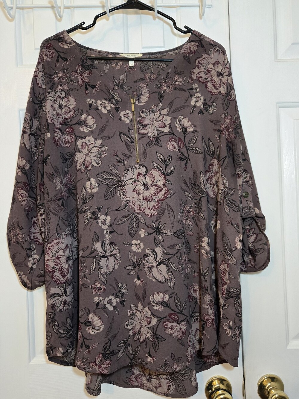 Maurice’s Purple Geneva Floral Zipper Neck 3/4 Sleeve Roll Sleeve Blouse Size 1X